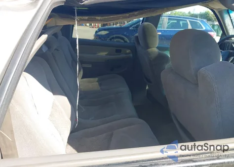 2002 Chevrolet Suburban 1500 Lt z USA, uszkodzony, nr VIN 1GNEC16Z92J231301